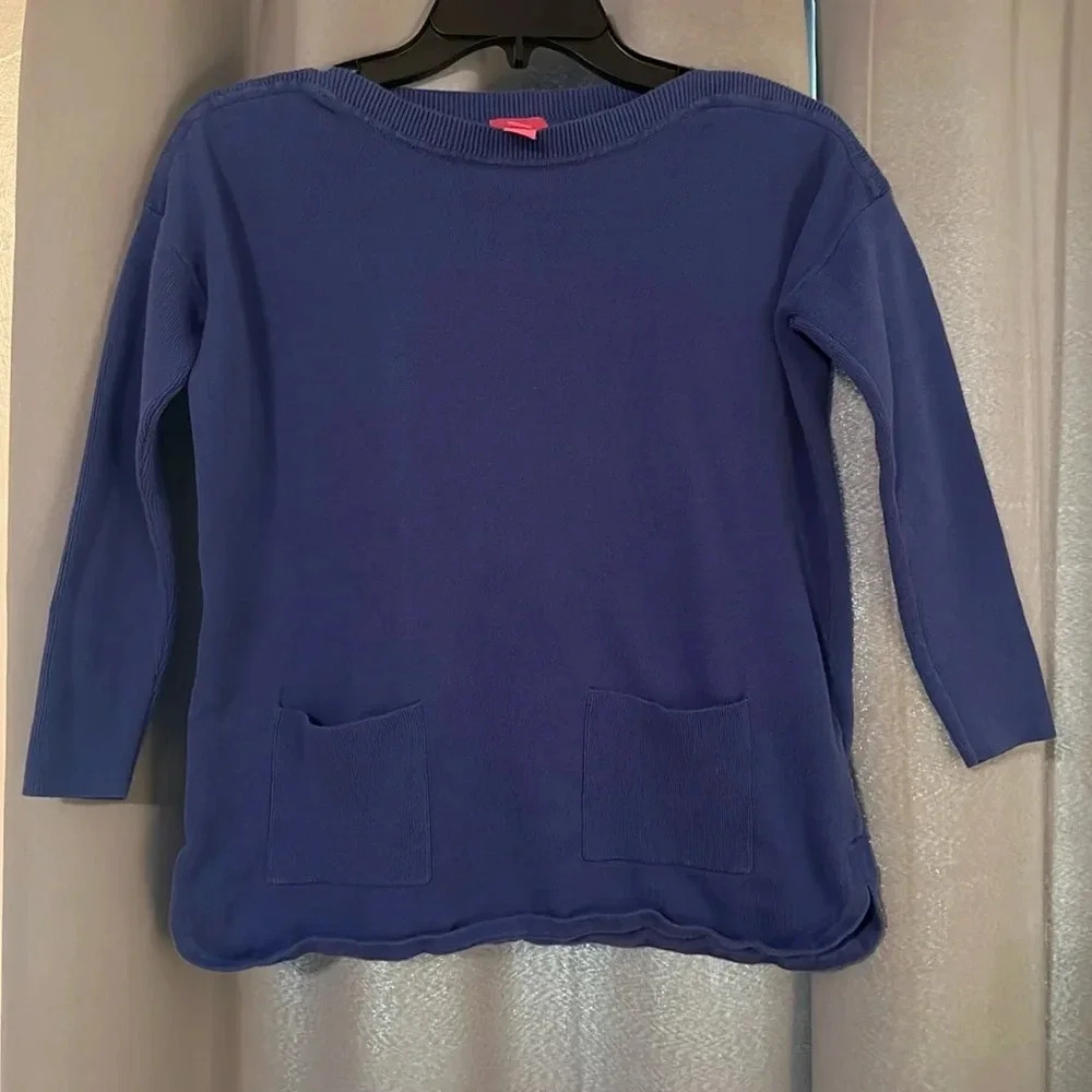 Lilly Pulitzer girls blue sweater with dual front pockets size XL(12-14)